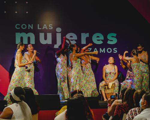 FotografoFoto Alcaldía de Medelllín:Participa en la cuarta convocatoria de Medellín, las Mujeres y las Artes. 
